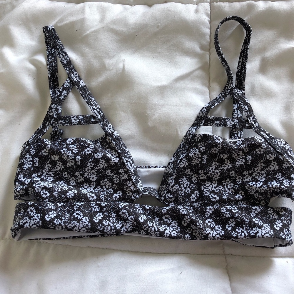 ❗️SOLD❗️tavik bikini top